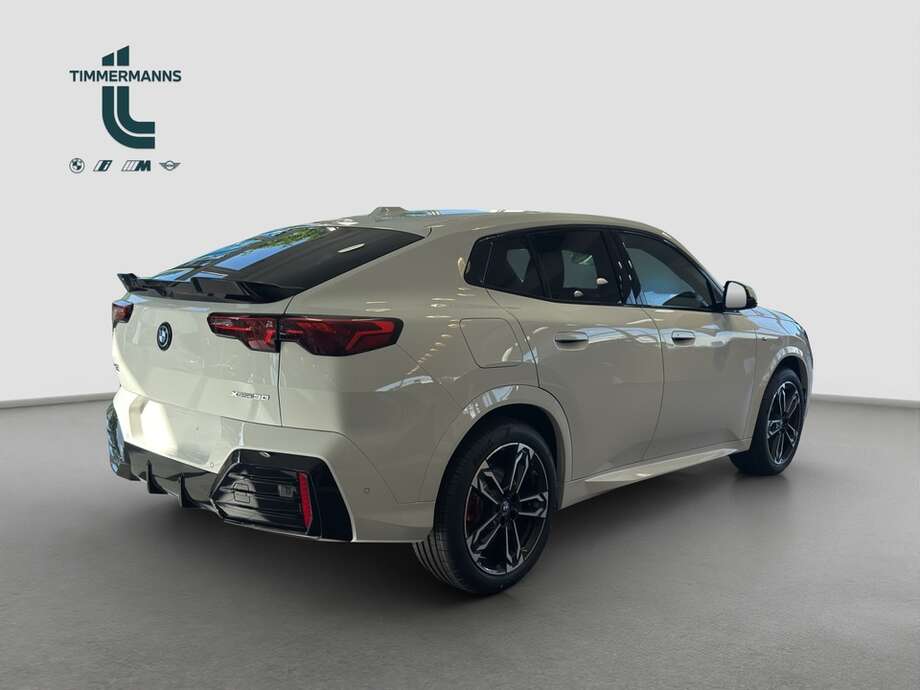BMW iX2 xDrive30 (Bild 11/15)