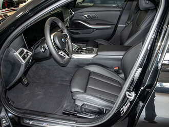 BMW 320d (Bild 2/15)