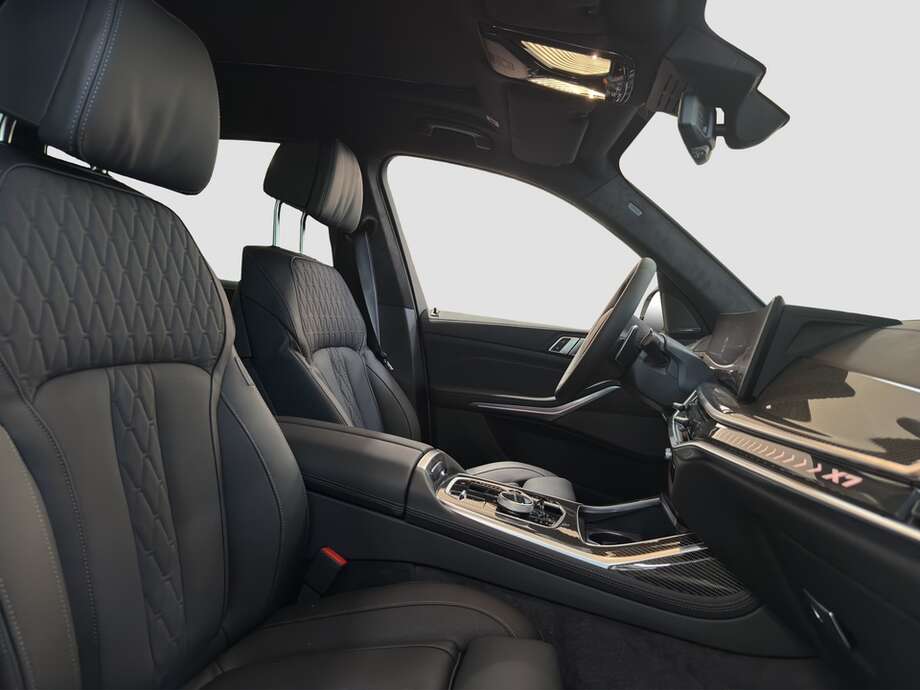 BMW X7 xDrive40d (Bild 8/16)
