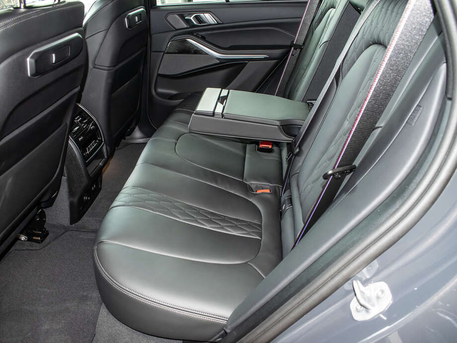 BMW X5 (Bild 8/18)