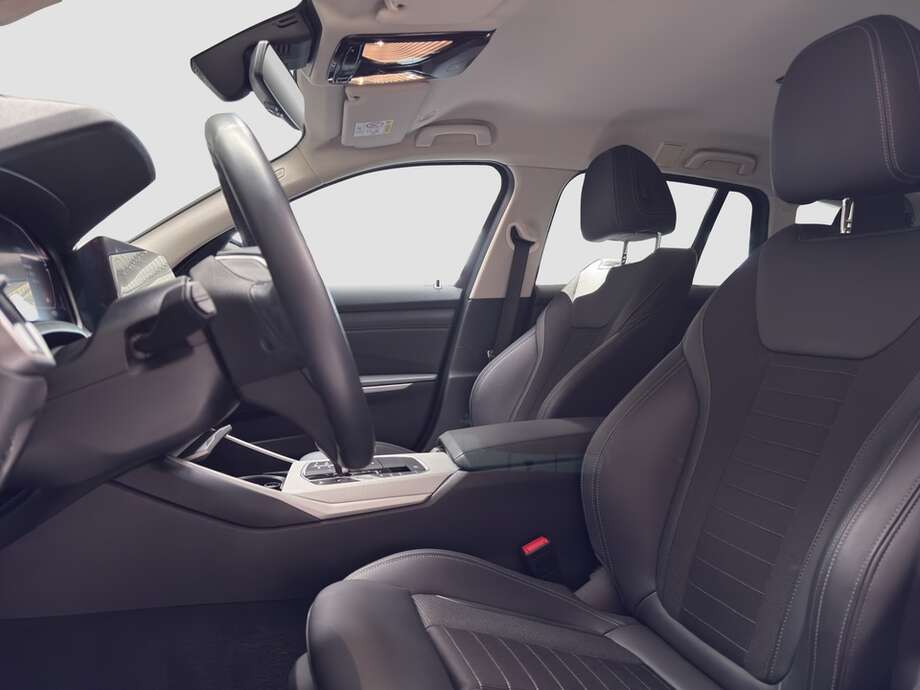 BMW 320d (Bild 2/15)