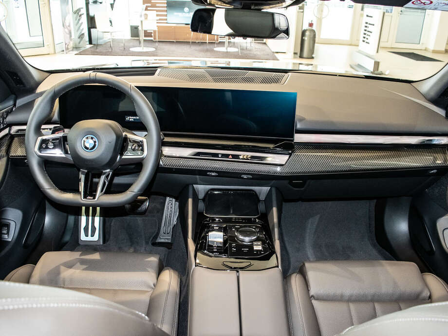BMW i5 xDrive40 Limousine (Bild 11/15)
