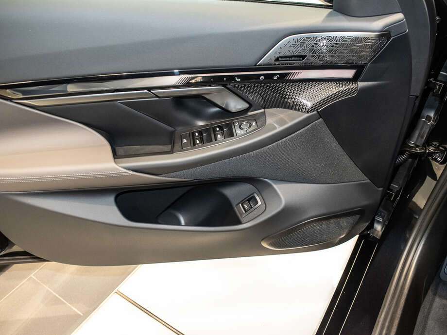 BMW i5 xDrive40 Limousine (Bild 4/15)