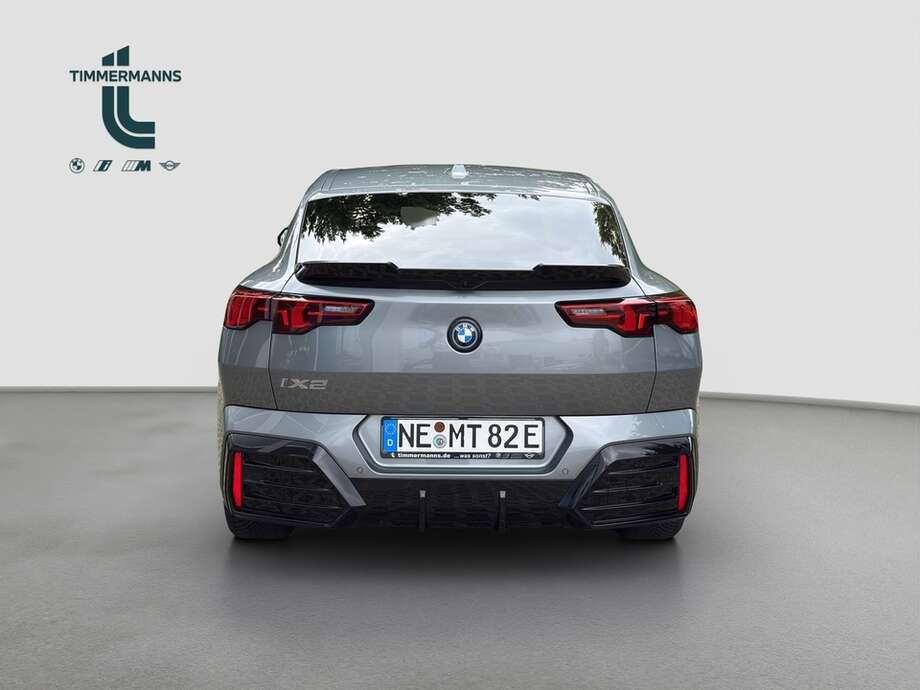 BMW iX2 eDrive20 (Bild 10/15)