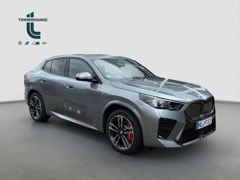 BMW iX2 eDrive20 (Bild 13/15)