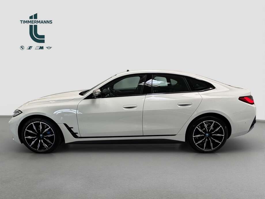 BMW i4 (Bild 10/17)