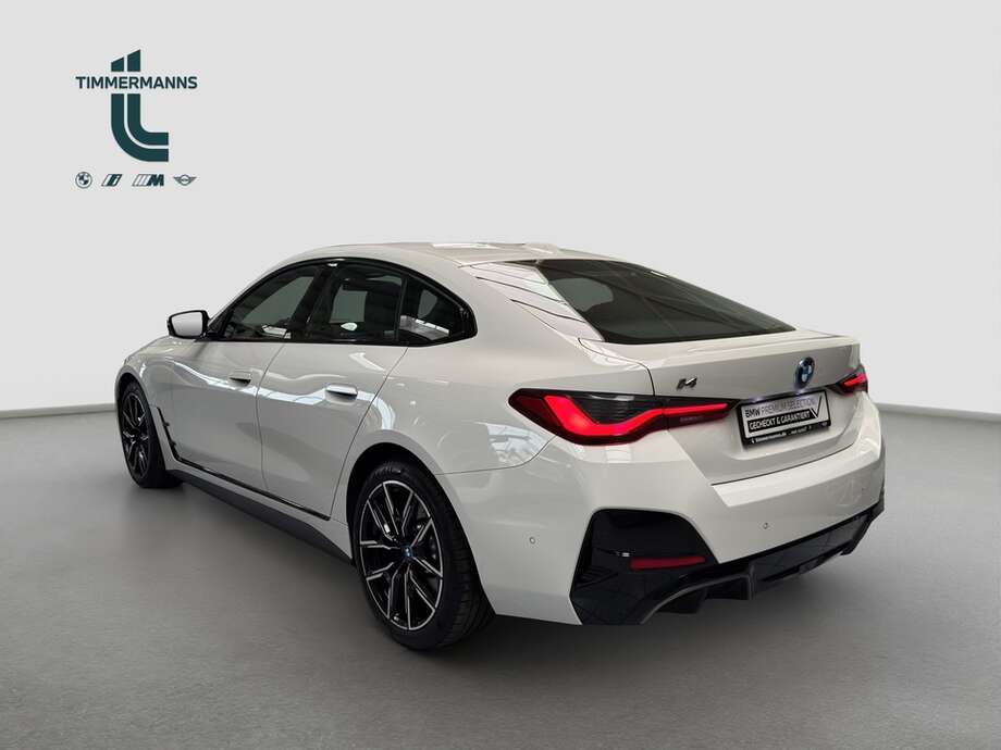 BMW i4 (Bild 11/17)