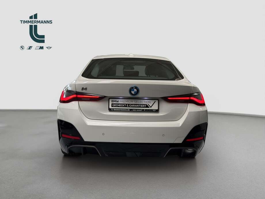 BMW i4 (Bild 12/17)
