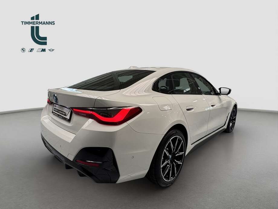 BMW i4 (Bild 13/17)