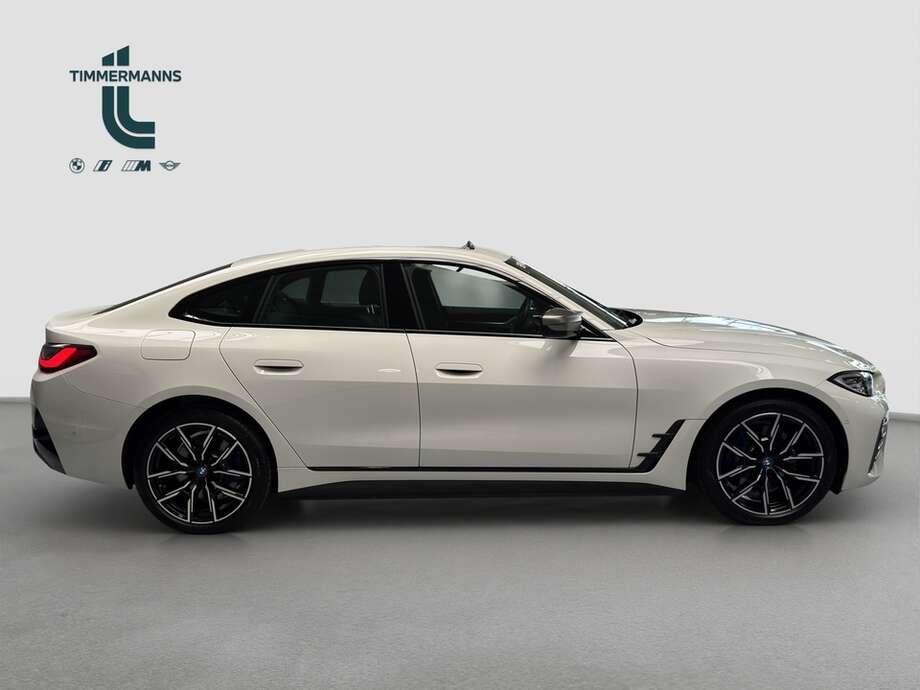 BMW i4 (Bild 14/17)