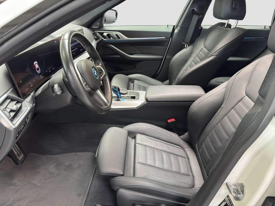 BMW i4 (Bild 2/17)