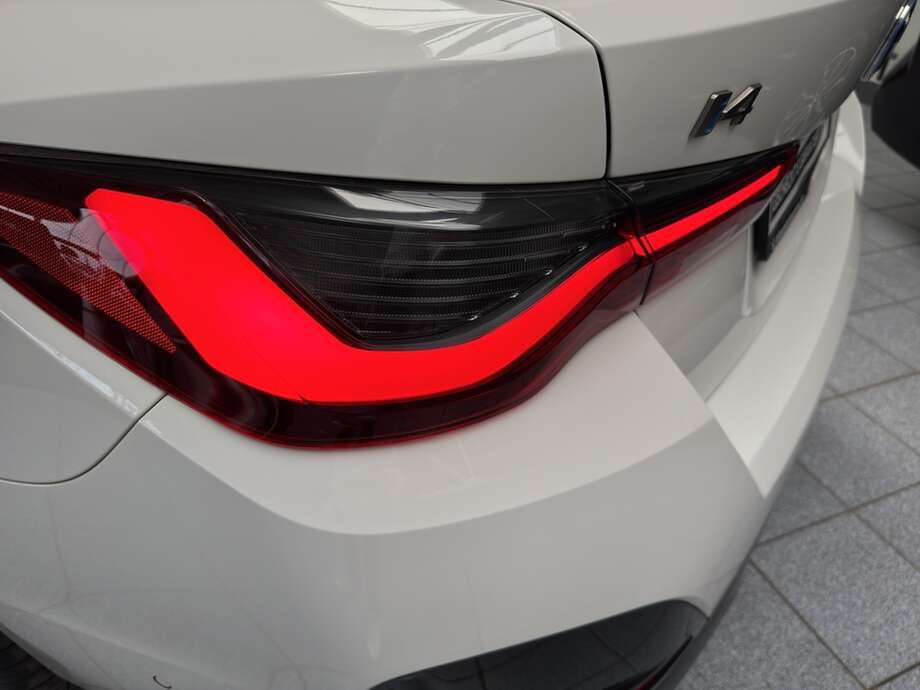 BMW i4 (Bild 8/17)