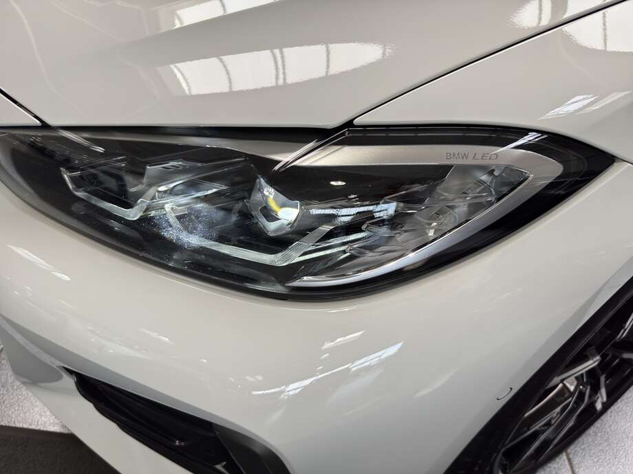 BMW i4 (Bild 9/17)