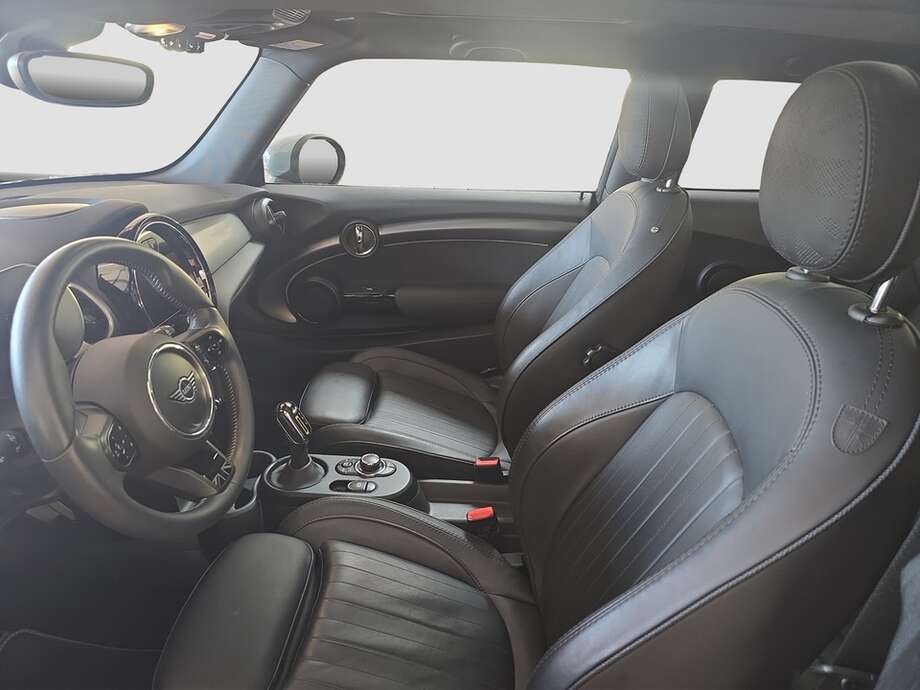 MINI Cooper SE (Bild 2/2)
