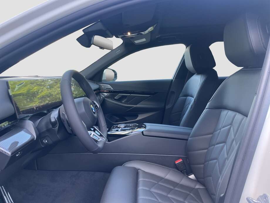 BMW 540d xDrive (Bild 2/16)