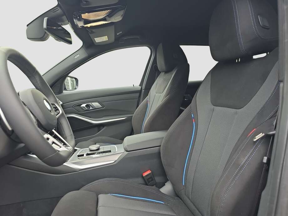 BMW 320d (Bild 1/19)