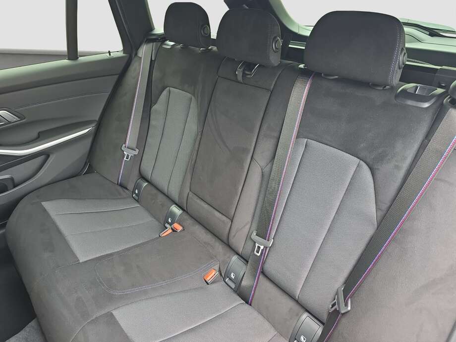 BMW 320d (Bild 4/19)