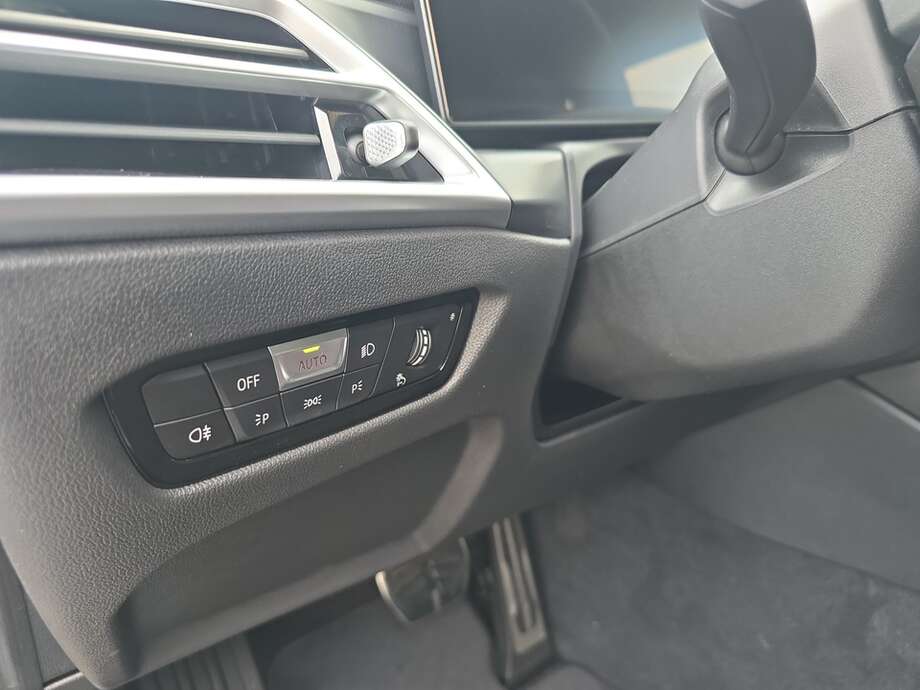 BMW 320d (Bild 8/19)