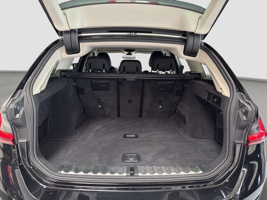 BMW 320d (Bild 7/15)
