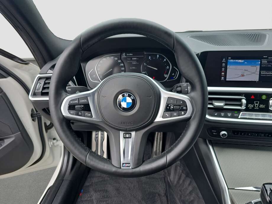 BMW 318d (Bild 4/19)