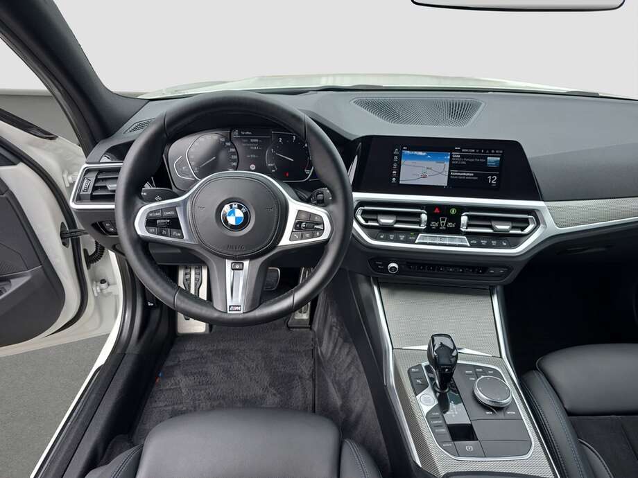 BMW 318d (Bild 5/19)