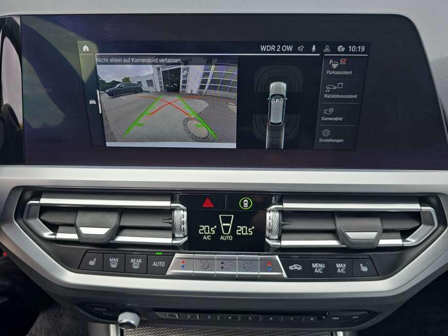 BMW 318d (Bild 11/19)