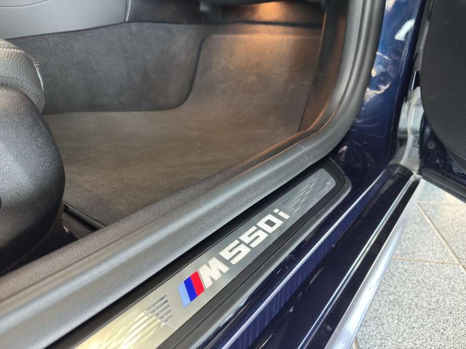 BMW M550 (Bild 7/22)