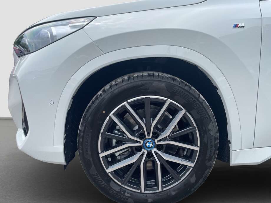 BMW iX1 xDrive30 (Bild 16/16)