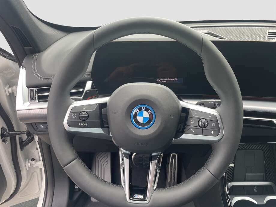BMW iX1 xDrive30 (Bild 4/16)