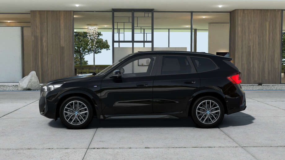 BMW iX1 eDrive20 (Bild 2/5)