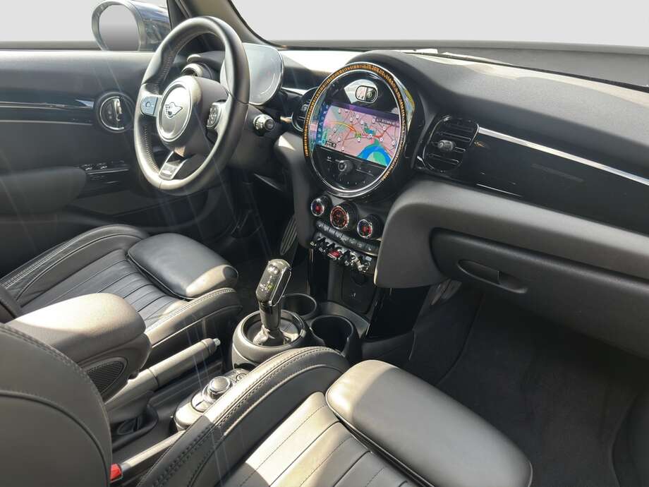 MINI Cooper (Bild 6/16)
