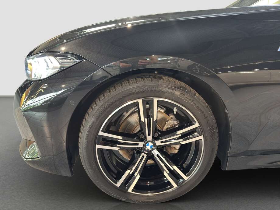 BMW 320 (Bild 9/14)