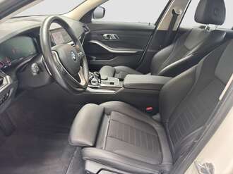 BMW 320d (Bild 2/13)