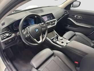 BMW 320d (Bild 3/13)