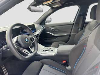 BMW 330i xDrive (Bild 2/16)