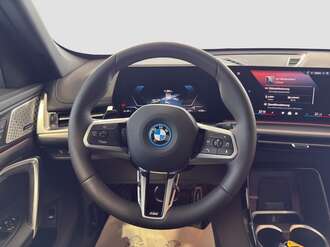 BMW iX1 eDrive20 (Bild 3/16)