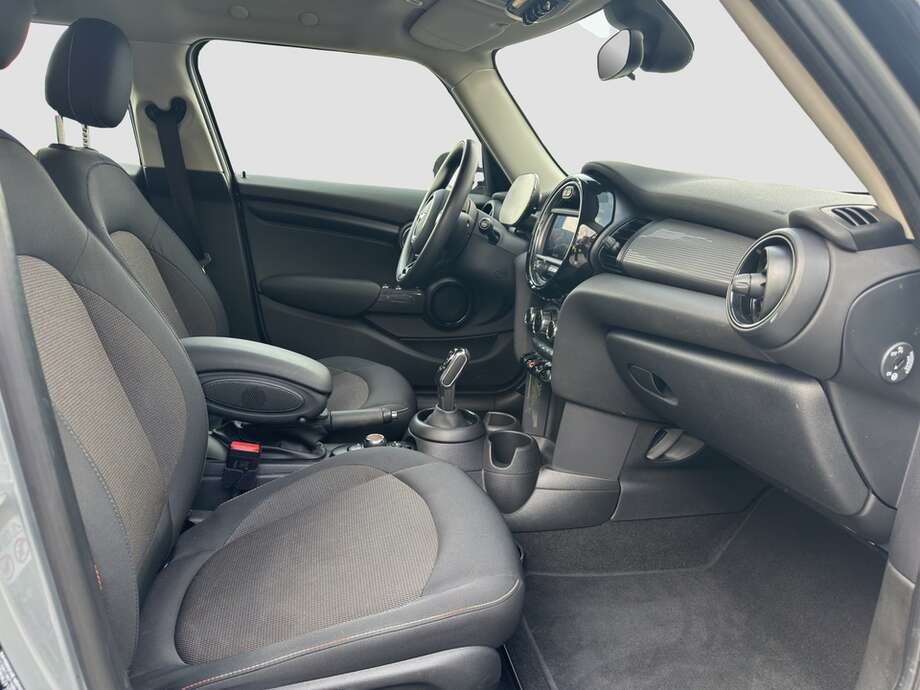 MINI Cooper (Bild 7/18)