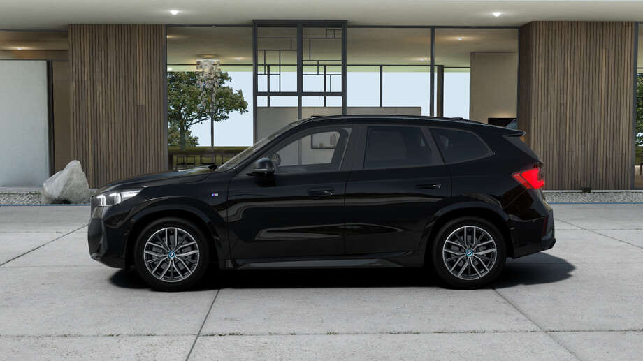 BMW iX1 eDrive20 (Bild 2/5)