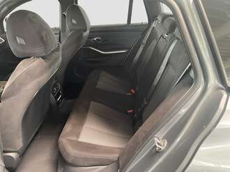 BMW 330i xDrive (Bild 3/13)