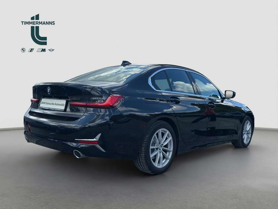 BMW 320i (Bild 9/13)