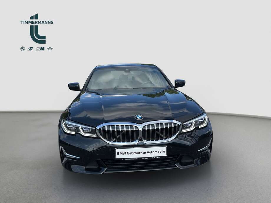 BMW 320i (Bild 12/13)