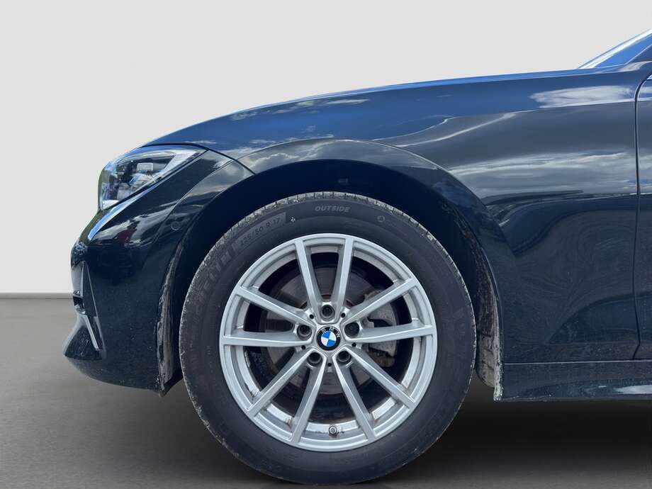 BMW 320i (Bild 13/13)