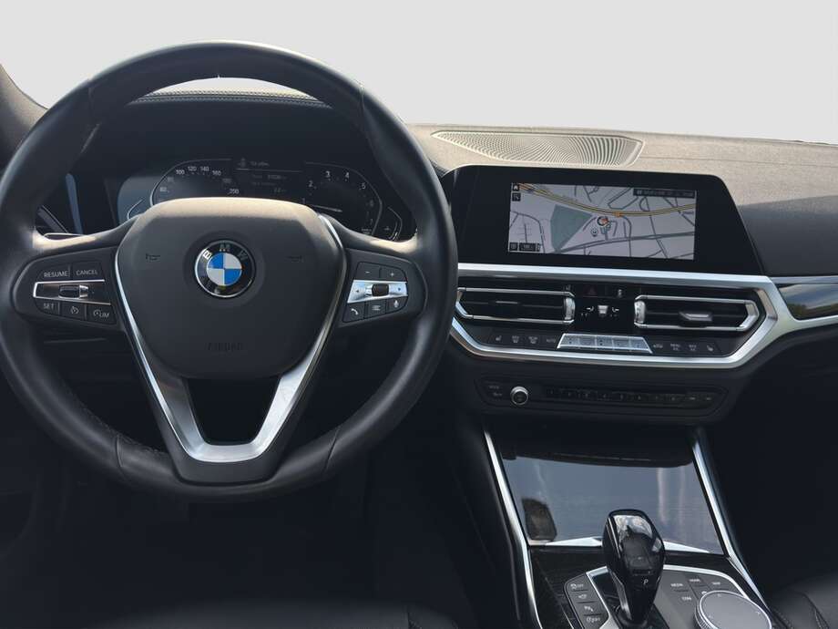 BMW 320i (Bild 4/13)