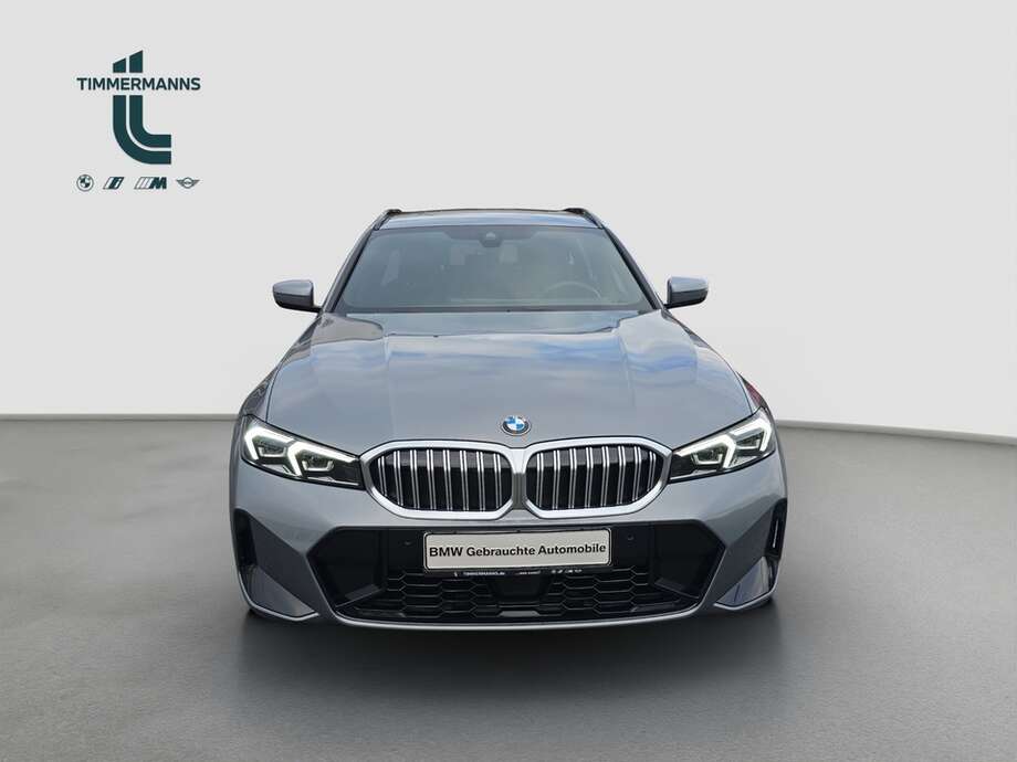 BMW 330i xDrive (Bild 17/18)