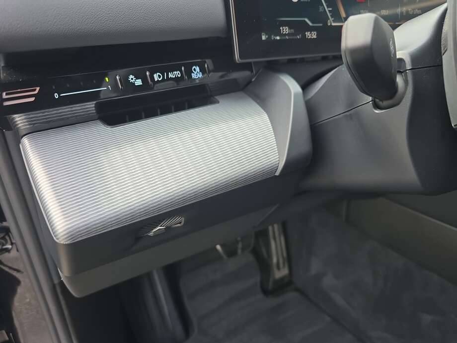 BMW 520d (Bild 9/19)