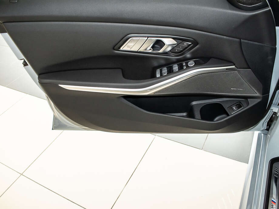 BMW 320d (Bild 7/20)
