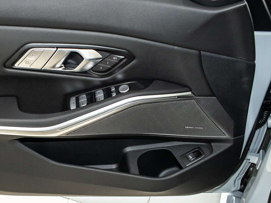 BMW 320d (Bild 8/20)