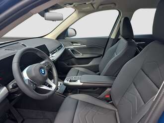 BMW iX1 eDrive20 (Bild 1/17)