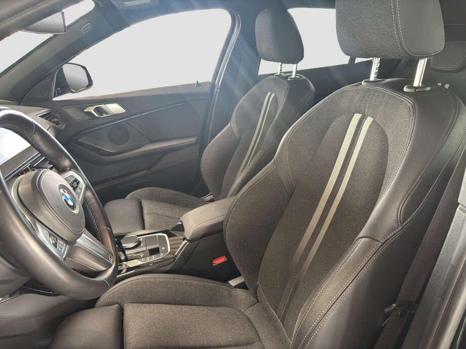 BMW 120i (Bild 2/16)