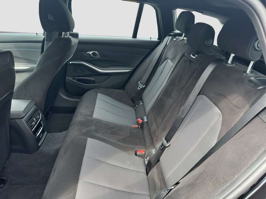 BMW 330i xDrive (Bild 3/15)